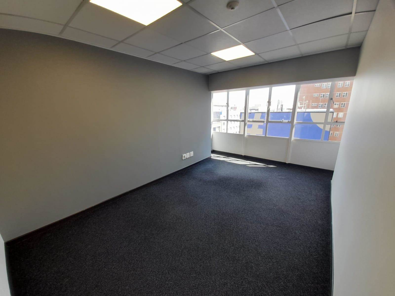 105  m² Commercial space in Braamfontein photo number 10