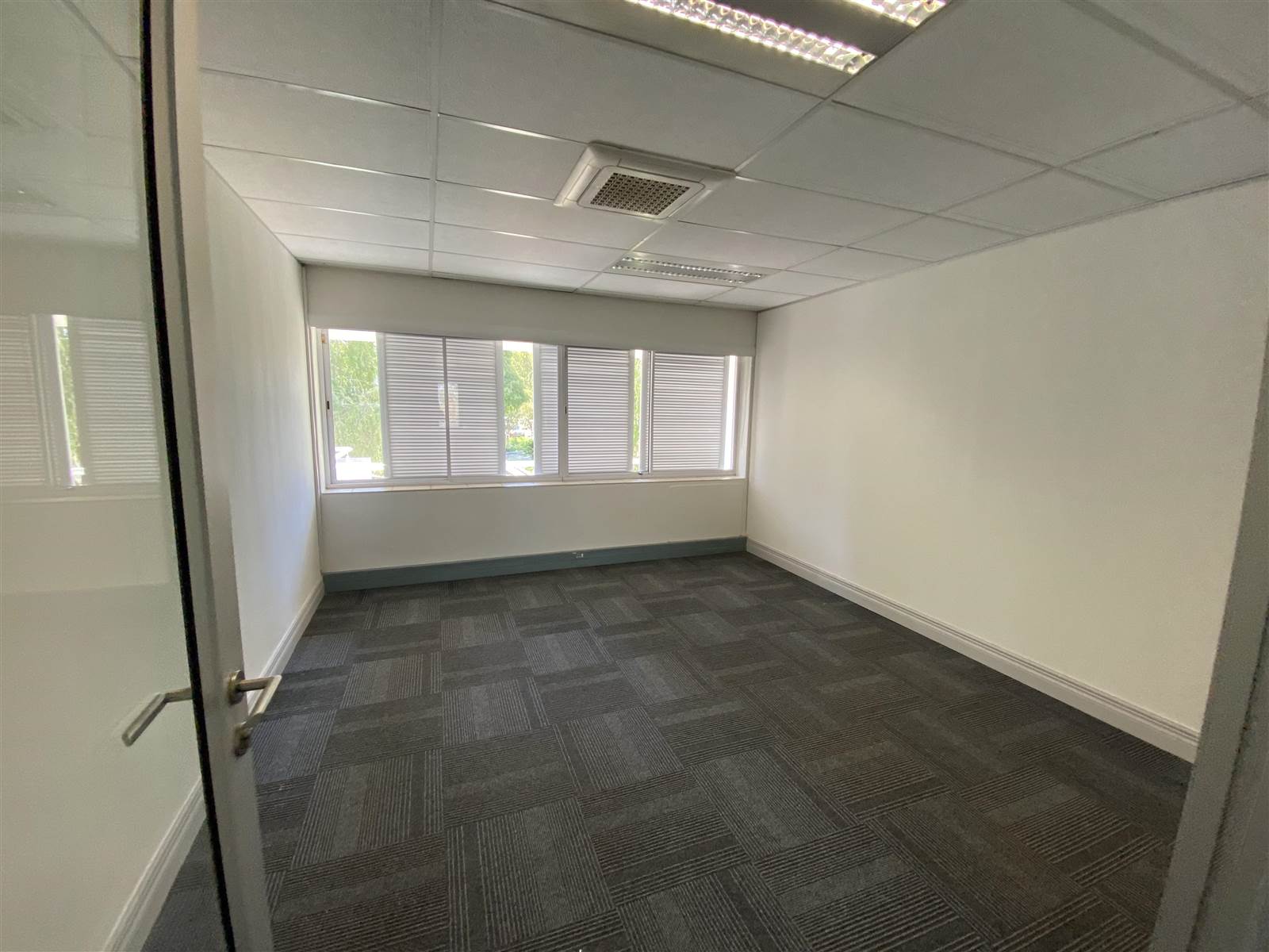 760  m² Commercial space in Woodmead photo number 17