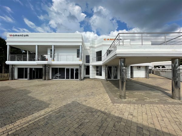 222  m² Commercial space