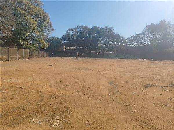 2 552 m² Land