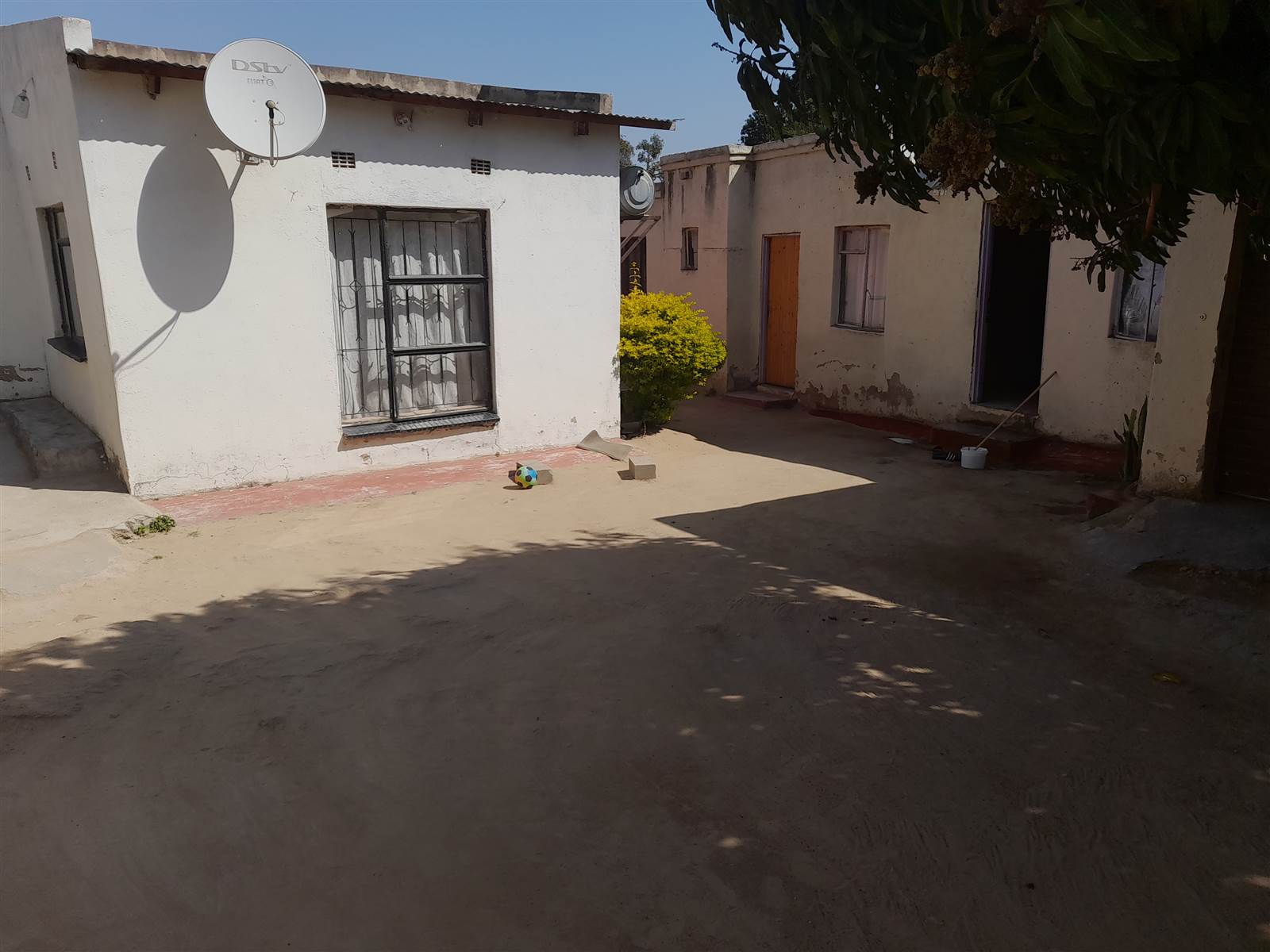 3 Bed House in Kanyamazane photo number 4