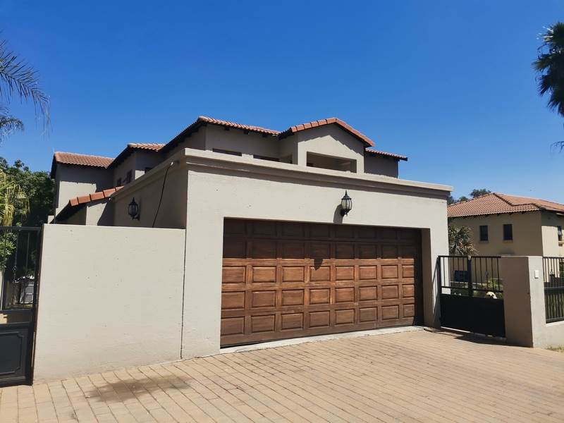 3 Bed House in Kyalami Hills photo number 2