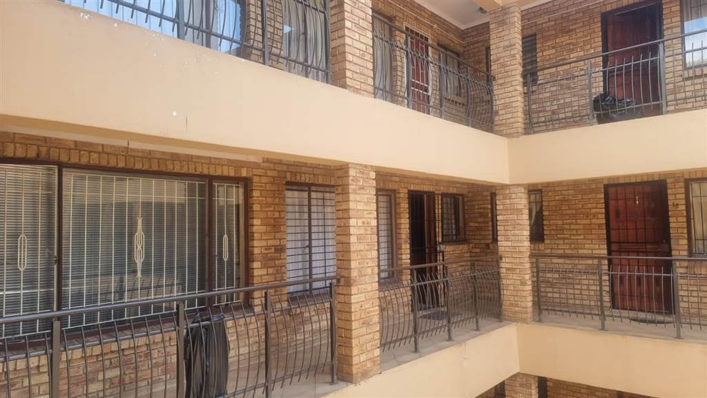 3 Bed Apartment in Randfontein Central photo number 16