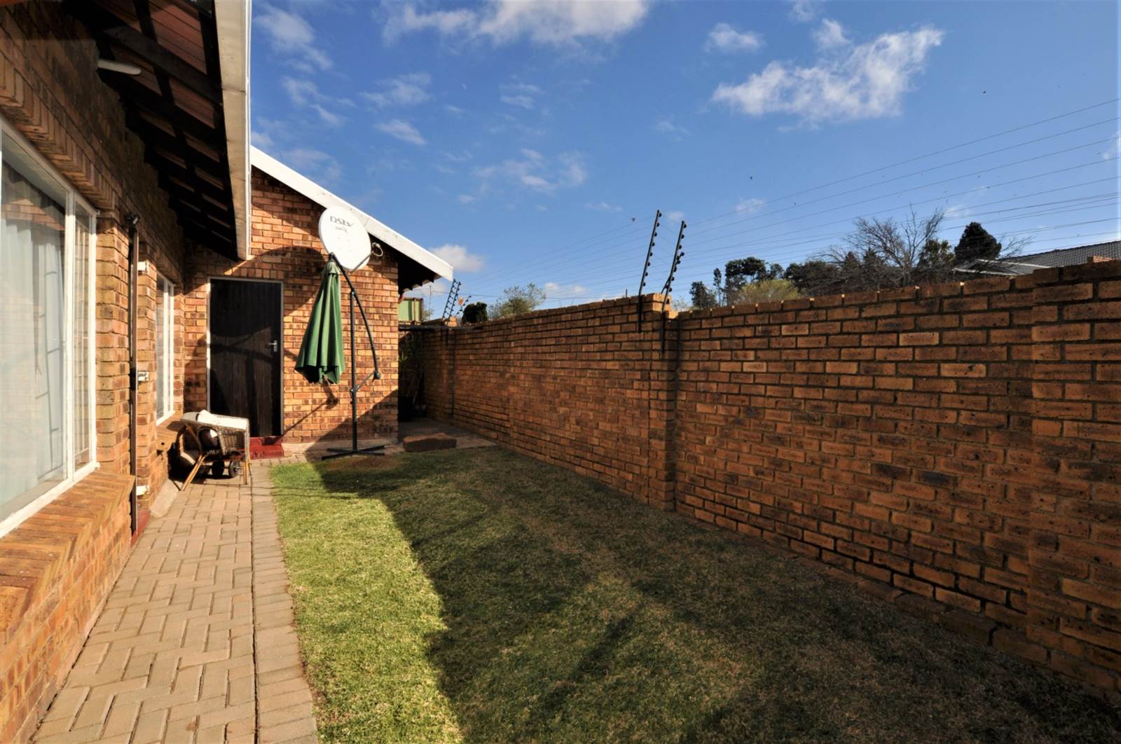2 Bed Townhouse in Grobler Park photo number 16