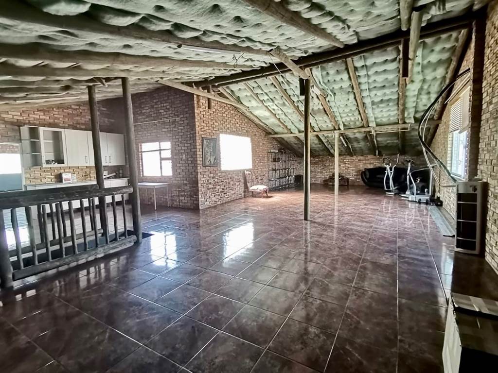 5 Bed House in Krugersdorp West photo number 26