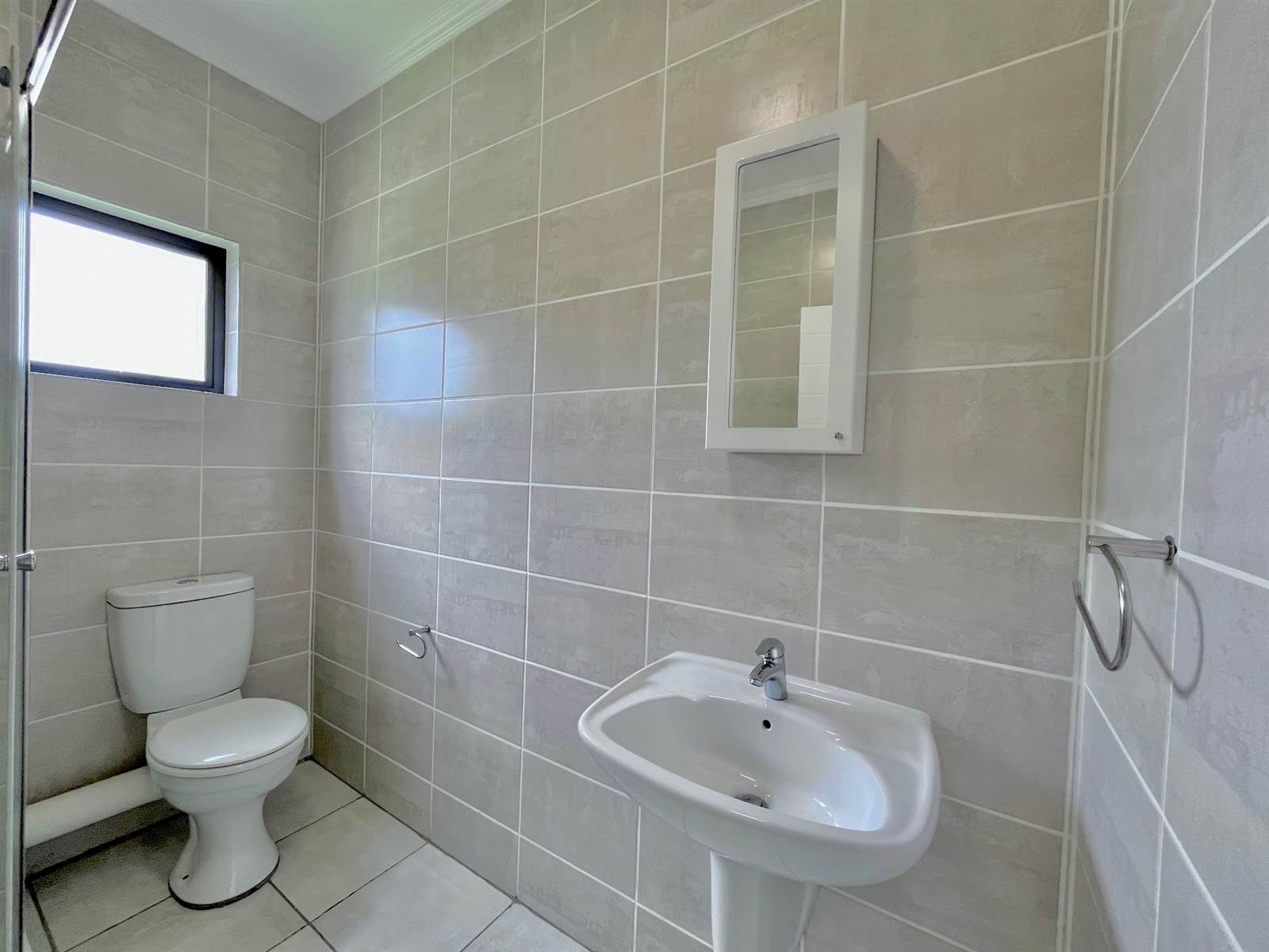 2 Bed Apartment in Witfield photo number 11