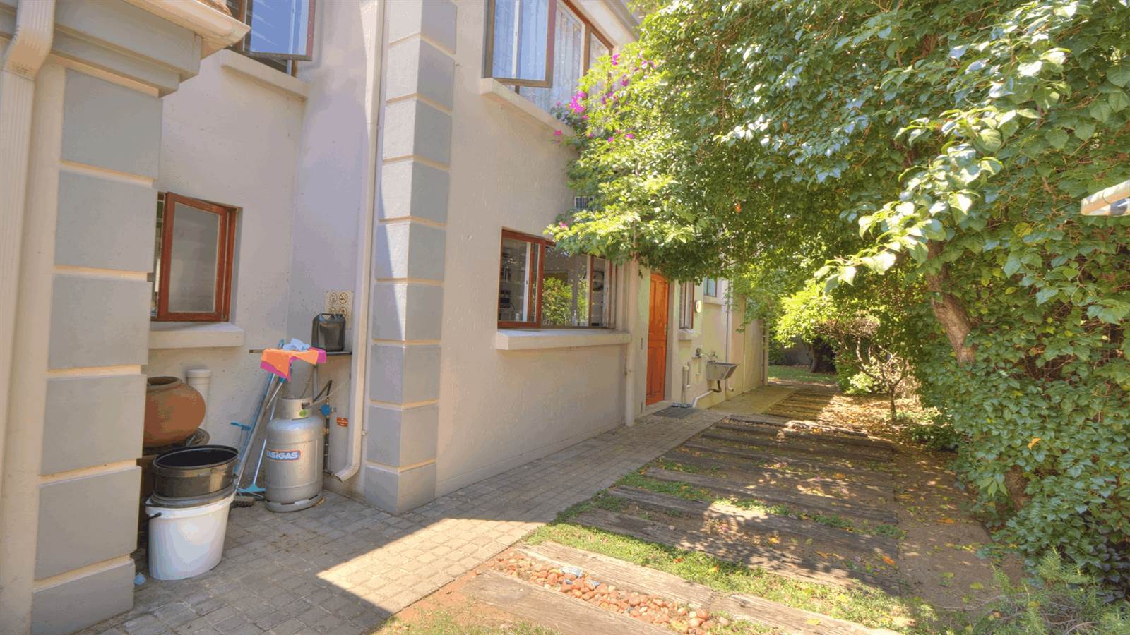 3 Bed Cluster in Lonehill photo number 21