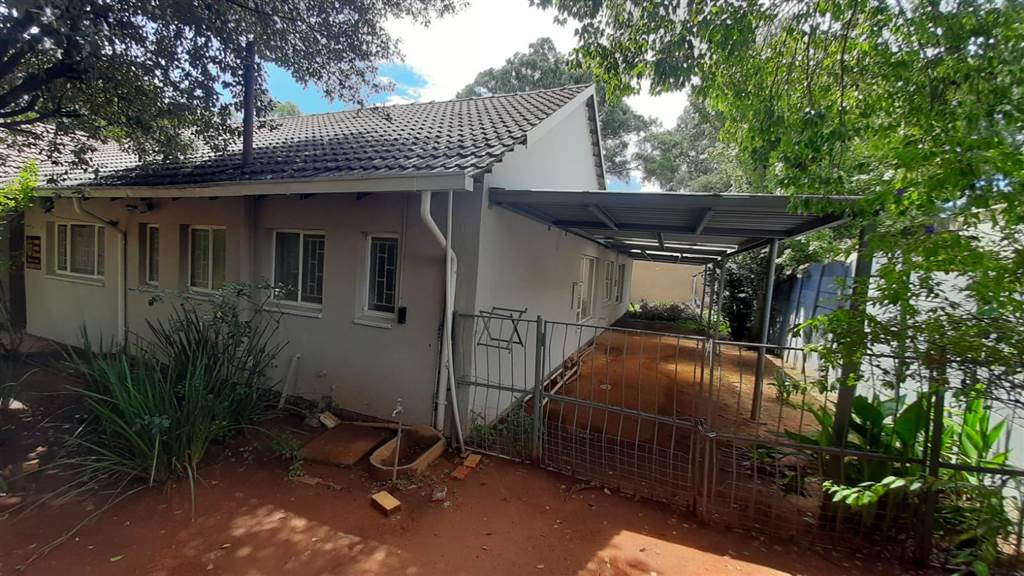5 Bed House in Germiston Central photo number 23