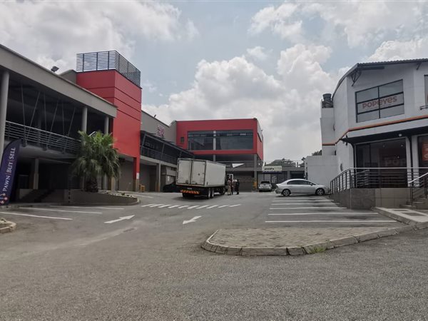 88  m² Commercial space in Blackheath
