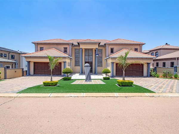 5 Bed House in Magaliesberg Country Estate