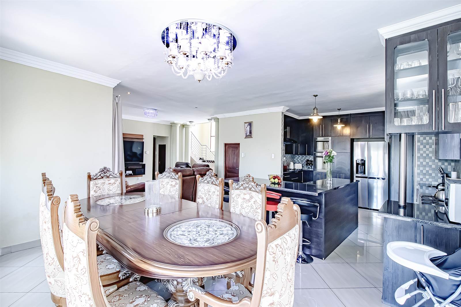 5 Bed House in Magaliesberg Country Estate photo number 7