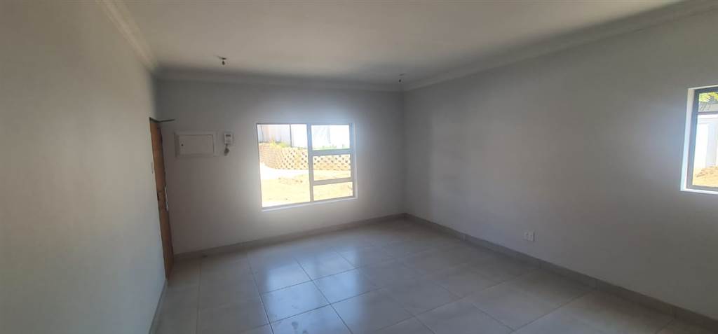 2 Bed Apartment in Tzaneen photo number 6