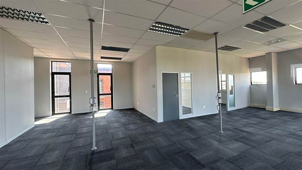 192  m² Commercial space in Highveld photo number 8