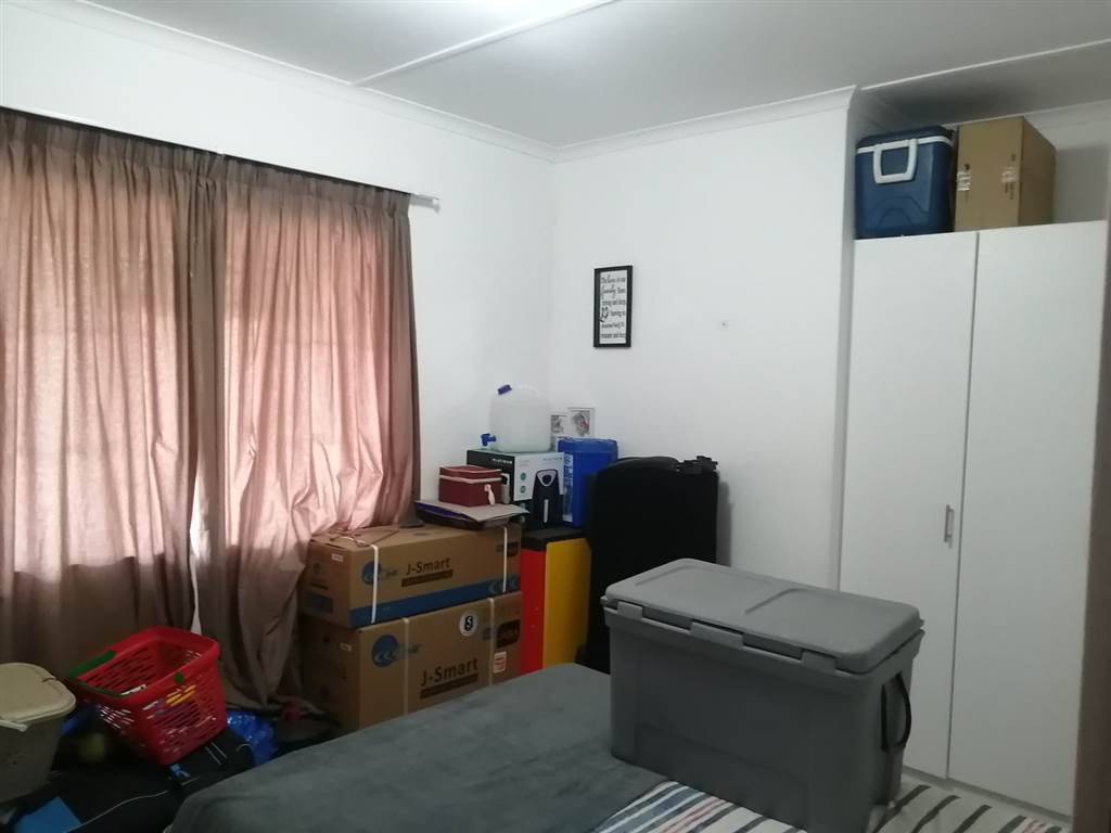 3 Bed House in Graaff Reinet photo number 19