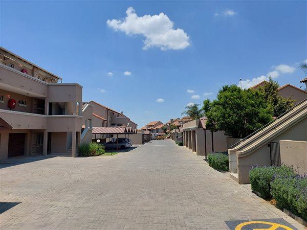 2 Bedroom Townhouse 2 Bedroom Townhouse