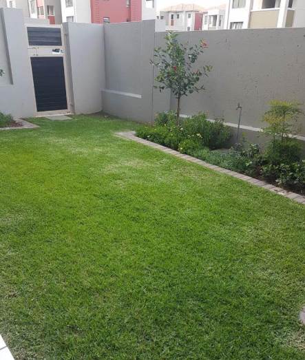 3 Bed Apartment in Lonehill photo number 13
