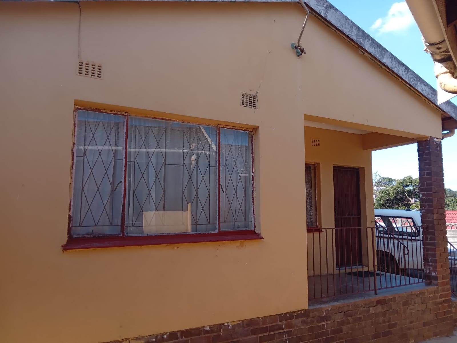 5 Bed House in Umlazi photo number 7