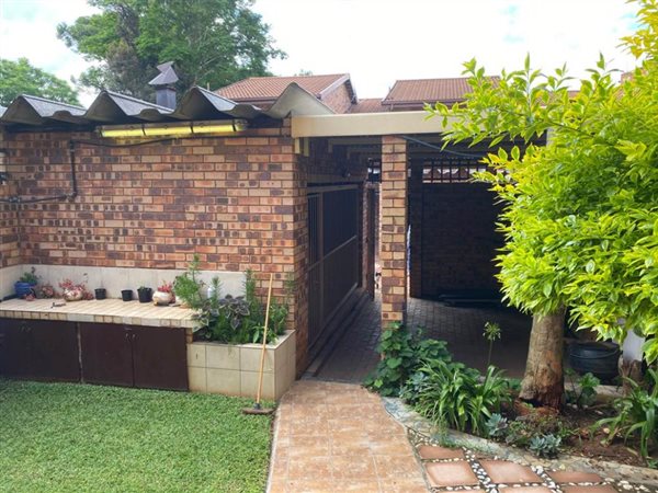 2 Bedroom Townhouse 2 Bedroom Townhouse