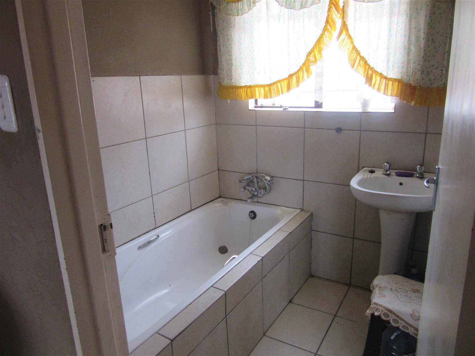2 Bed House in Vryburg photo number 10