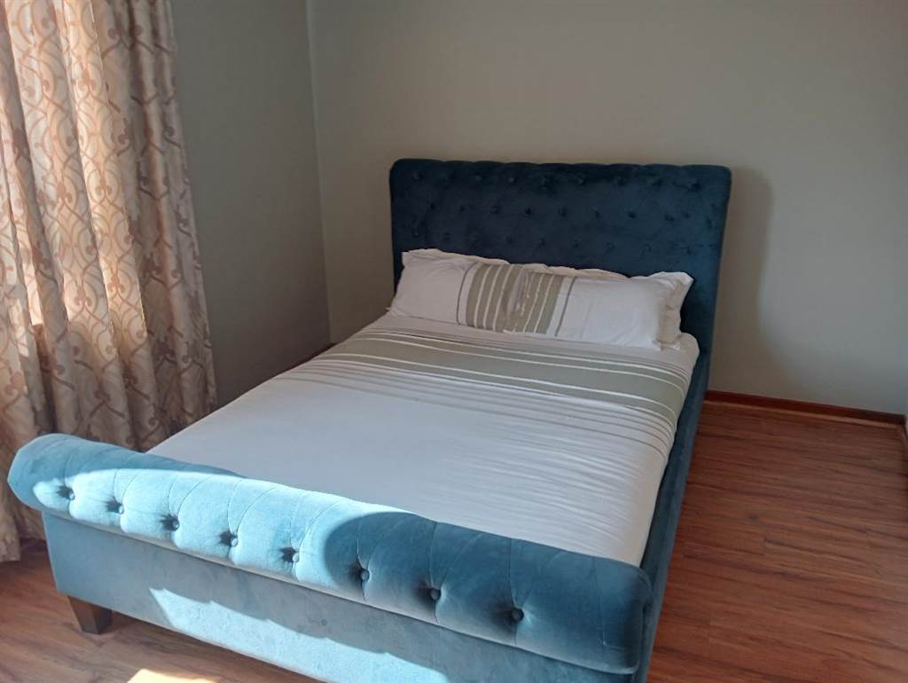 2 Bed Apartment in Zwartkop photo number 27