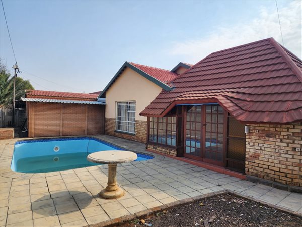 3 Bedroom House 3 Bedroom House