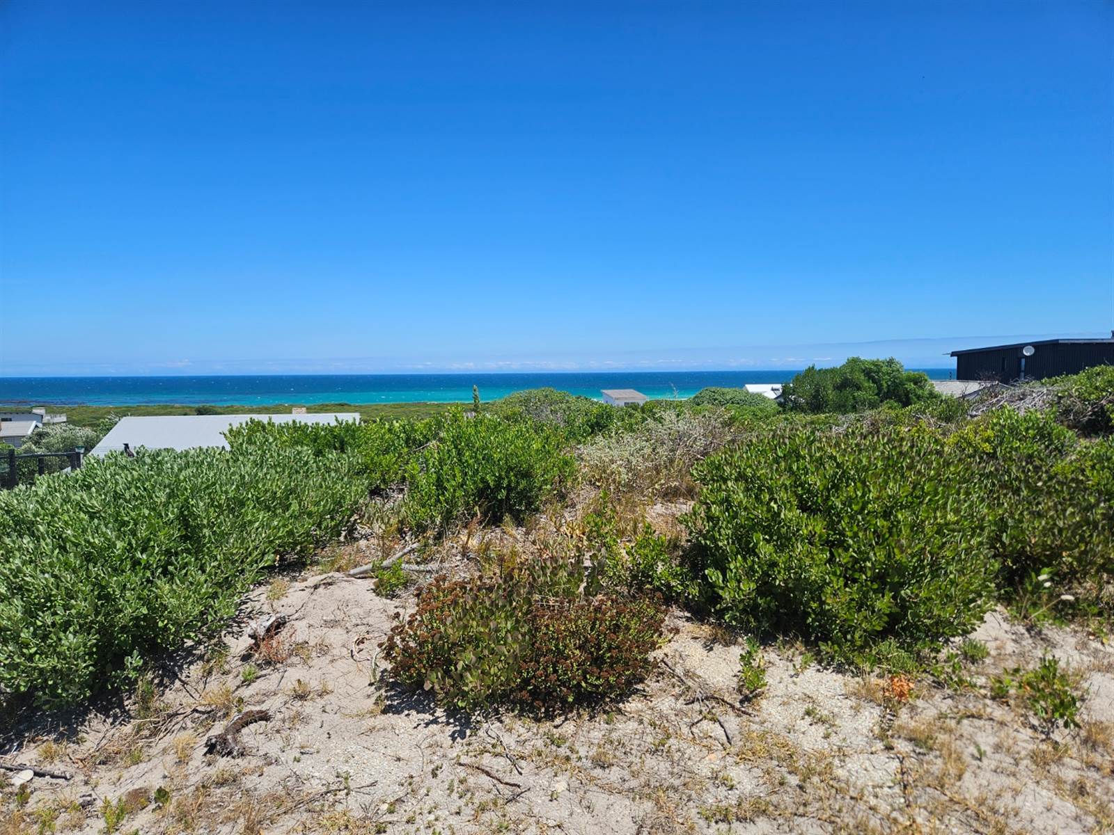 833 m² Land available in Pearly Beach photo number 2