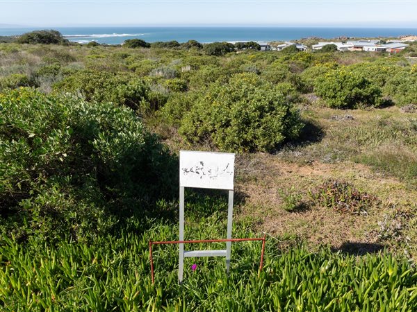 833 m² Land