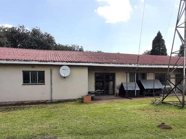 25 700 ha Smallholding
