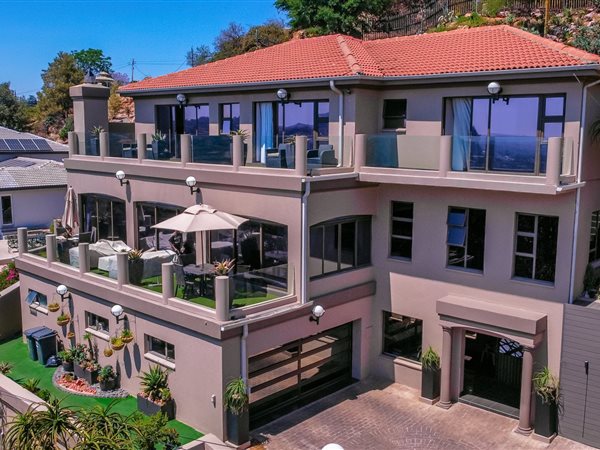 3 Bed House in Constantia Kloof