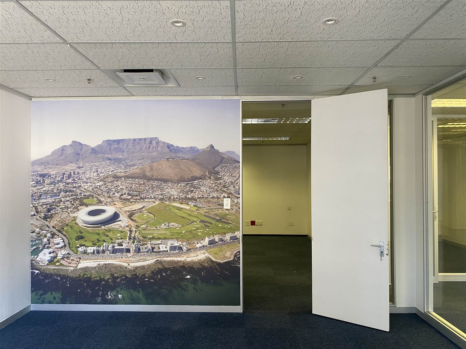 179  m² Commercial space in Cape Town City Centre photo number 10