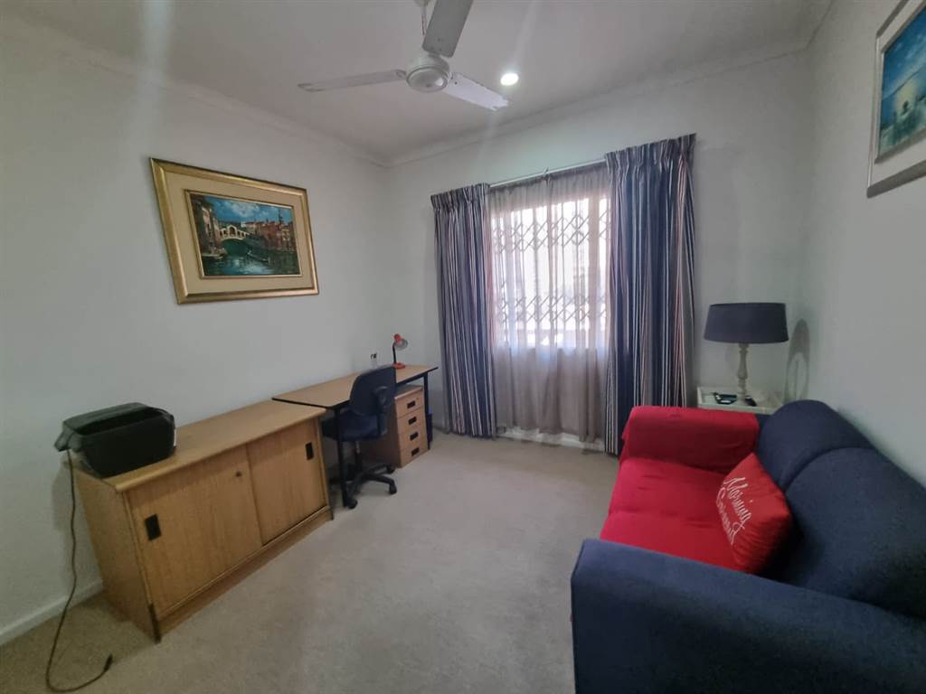 3 Bed Apartment in Doonside photo number 14