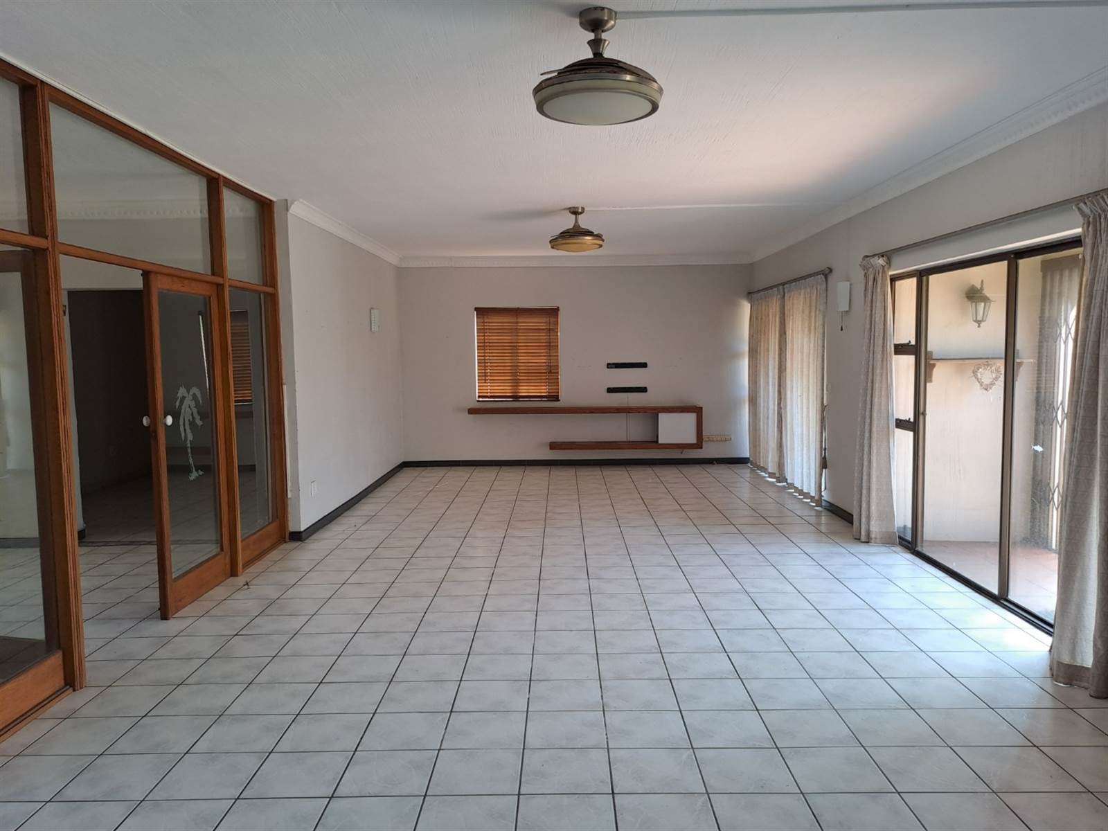 4 Bed Townhouse in Scottburgh Central photo number 16
