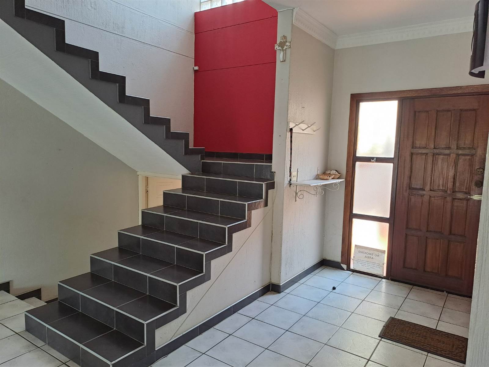 4 Bed Townhouse in Scottburgh Central photo number 11