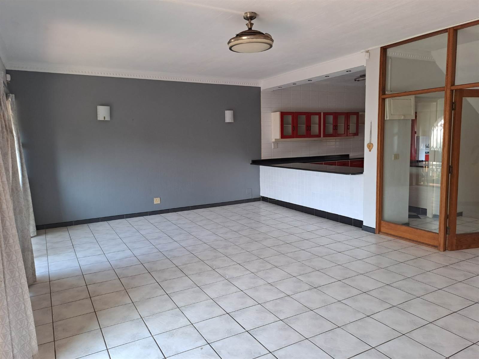 4 Bed Townhouse in Scottburgh Central photo number 15