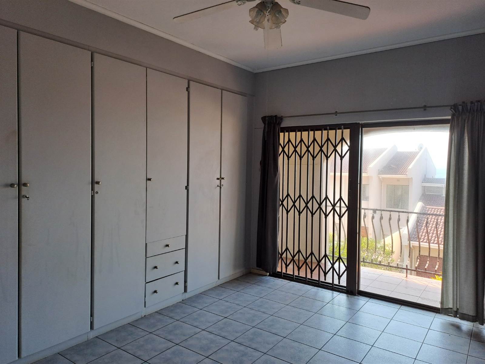 4 Bed Townhouse in Scottburgh Central photo number 19
