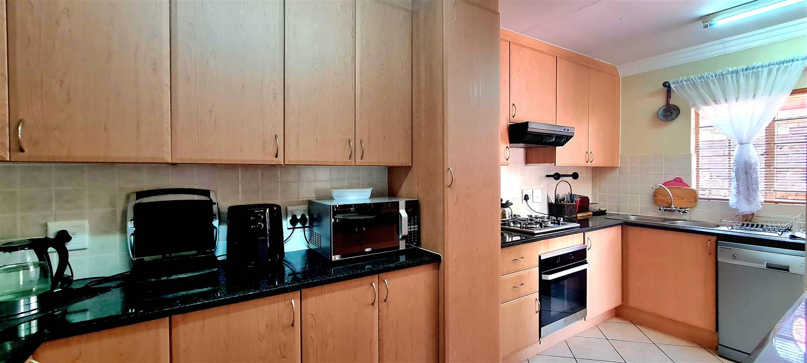 3 Bed Townhouse in Pretoria North photo number 15