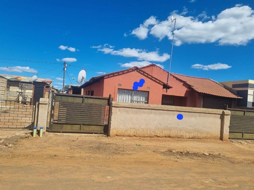 3 Bed House in Etwatwa photo number 1