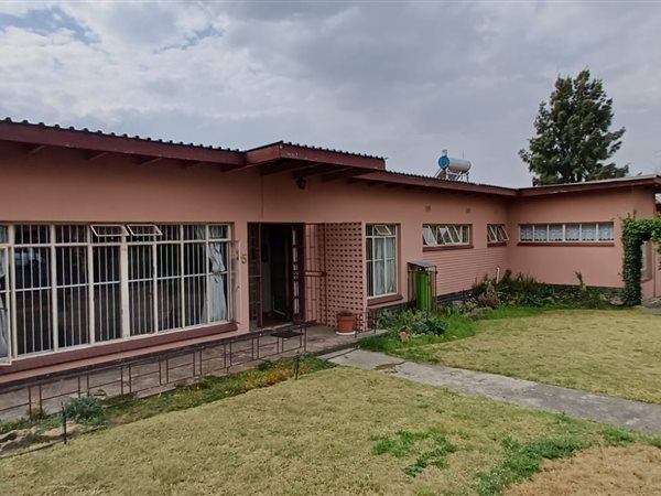 3 Bedroom House 3 Bedroom House