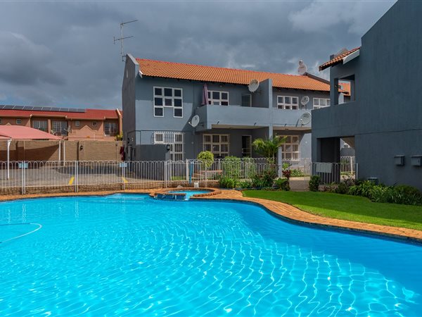 2 Bedroom Townhouse 2 Bedroom Townhouse