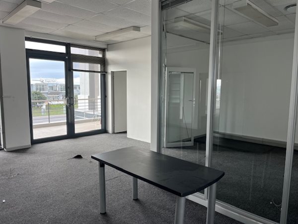 158  m² Office Space