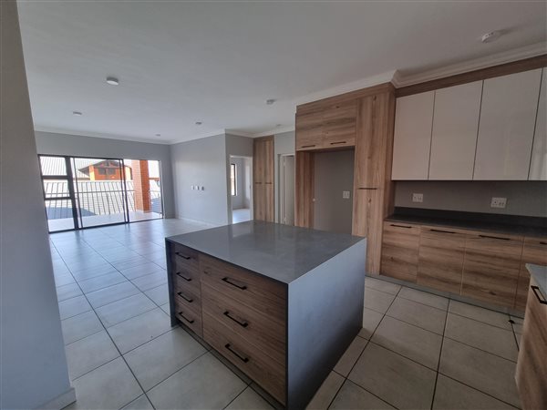 3 Bedroom Townhouse 3 Bedroom Townhouse