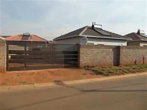 2 Bed House in Lehae