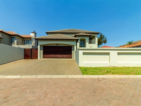 4 Bed House in Summerset