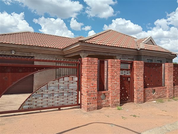 3 Bedroom House 3 Bedroom House