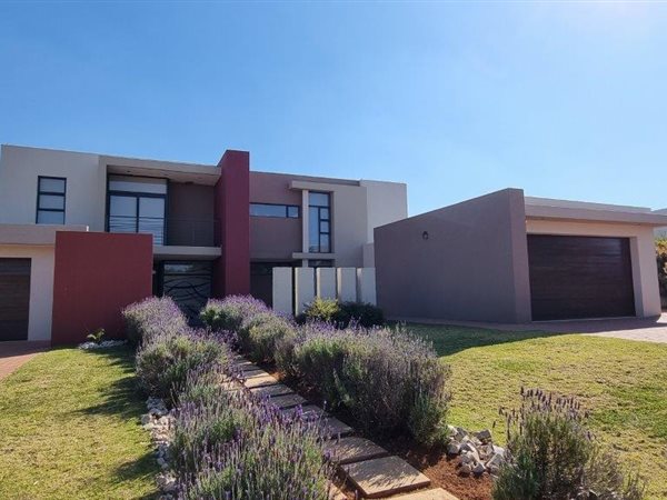 5 Bed House in Midstream Hill
