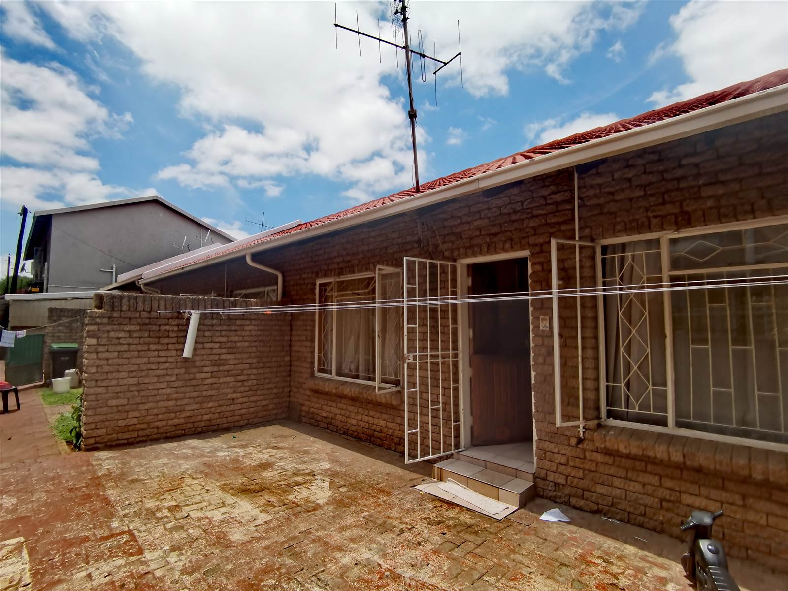 2 Bed Townhouse in Rustenburg Central photo number 10