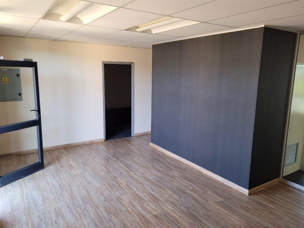 162  m² Commercial space in Kempton Park Central photo number 4