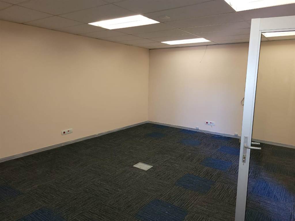 162  m² Commercial space in Kempton Park Central photo number 11