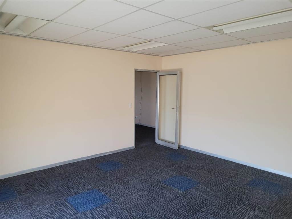 162  m² Commercial space in Kempton Park Central photo number 9