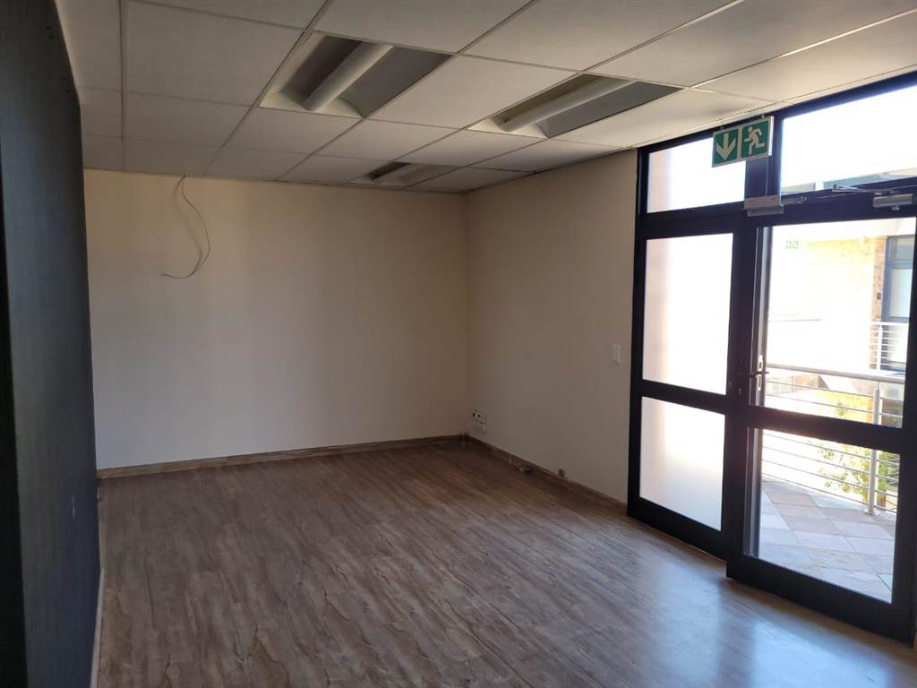 162  m² Commercial space in Kempton Park Central photo number 5